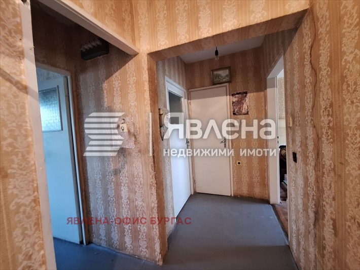 Продава  3-стаен град Бургас , Изгрев , 80 кв.м | 39917473 - изображение [2]