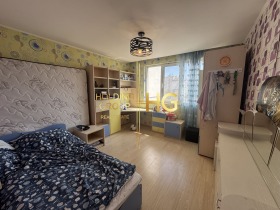 2 makuuhuonetta Vladislav Varnentšik 1, Varna