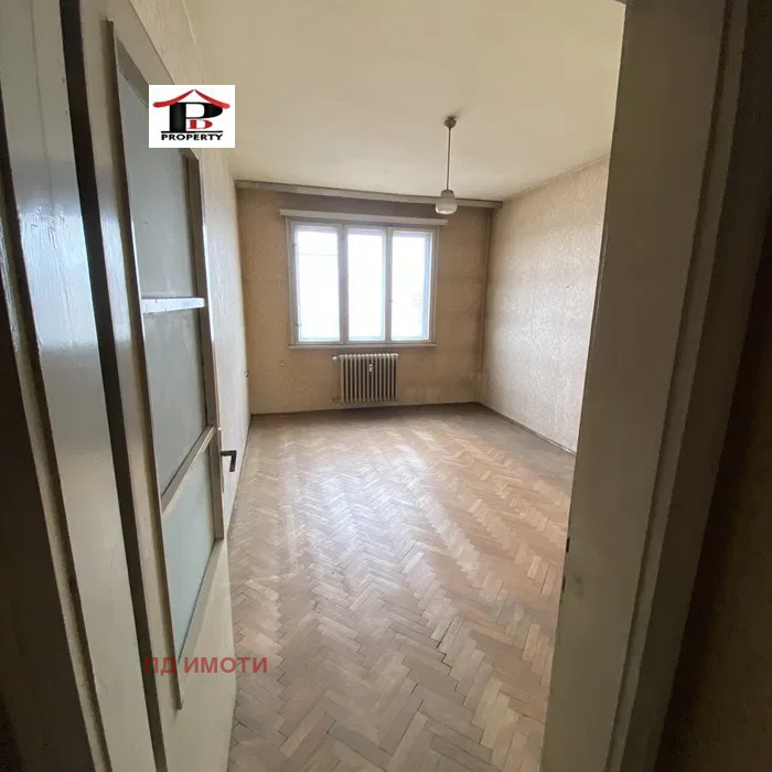 Продава 3-СТАЕН, гр. София, Център, снимка 2 - Апартаменти - 54560119