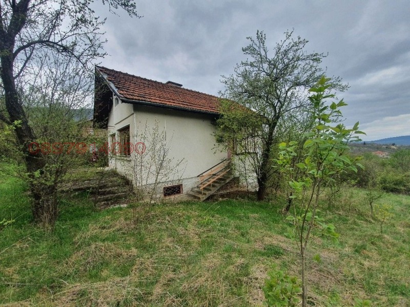 Продава ВИЛА, с. Добревци, област Ловеч, снимка 2 - Вили - 52780928