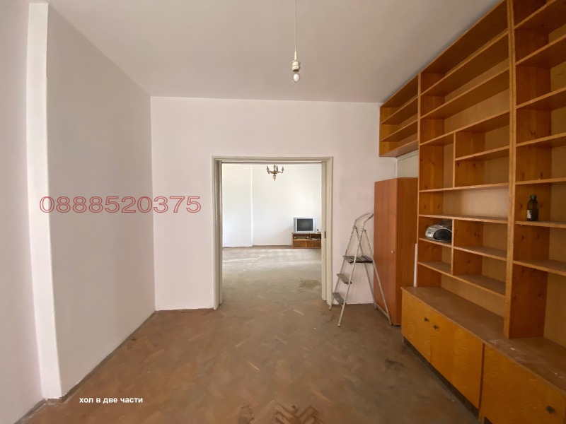 Продава ЕТАЖ ОТ КЪЩА, гр. Пловдив, Център, снимка 9 - Етаж от къща - 52587163