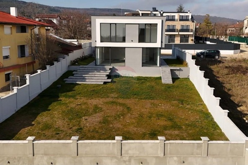 Продава  Къща град Варна , м-т Ален мак , 191 кв.м | 61443442