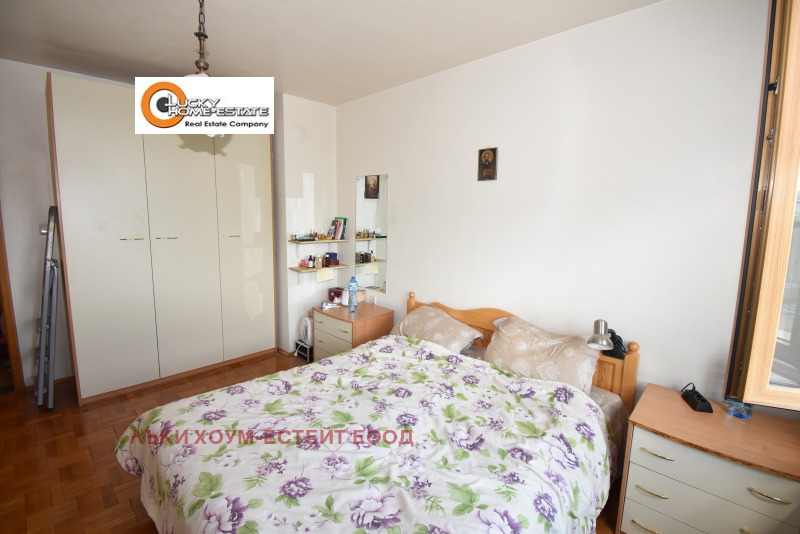 Na prodej  Mezonet Pernik , Iztok , 150 m2 | 12772859 - obraz [11]