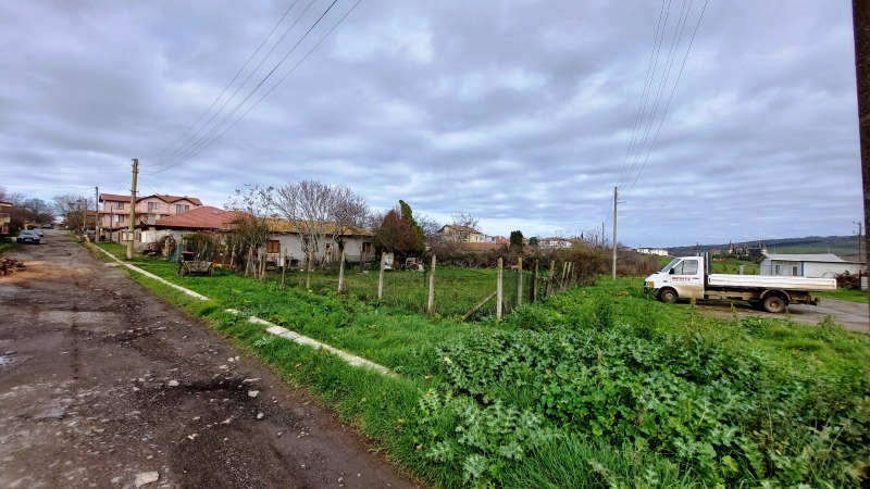 Продава ПАРЦЕЛ, област Бургас, с. Равадиново • 132600 € / 259343.06 лв. • 94375089 1