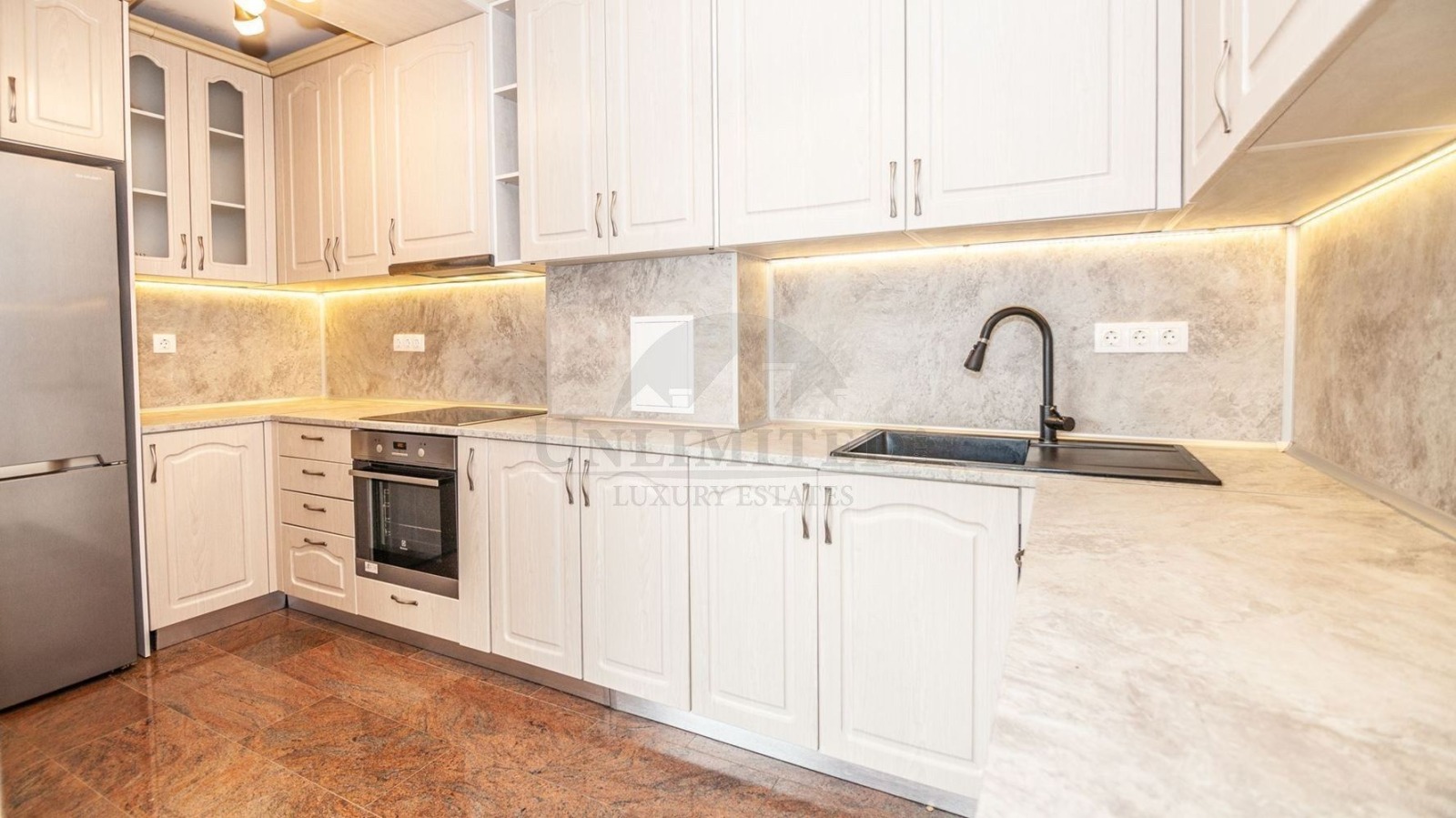 Продава 4-СТАЕН, гр. София, Изток, снимка 5 - Апартаменти - 56246878