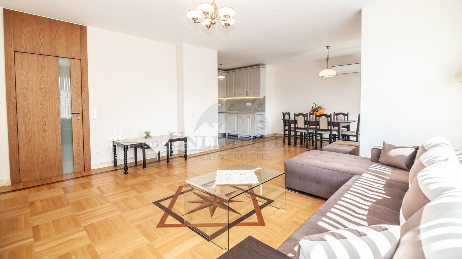 Продава 4-СТАЕН, гр. София, Изток, снимка 2 - Апартаменти - 56246878