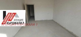 Продажба на тристайни апартаменти в град Кърджали — страница 7 - изображение 17 