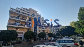 Продава 4-стаен град Бургас Център - [1] 