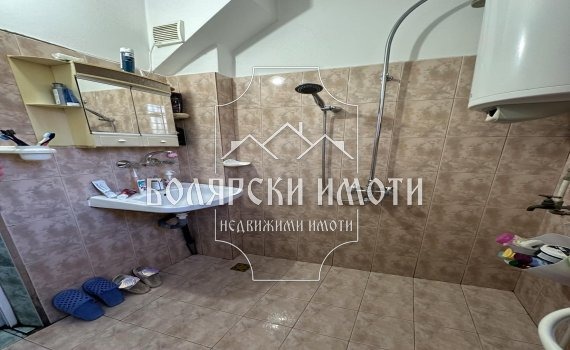 Продава ЕТАЖ ОТ КЪЩА, гр. Велико Търново, Варуша, снимка 6 - Етаж от къща - 46963478