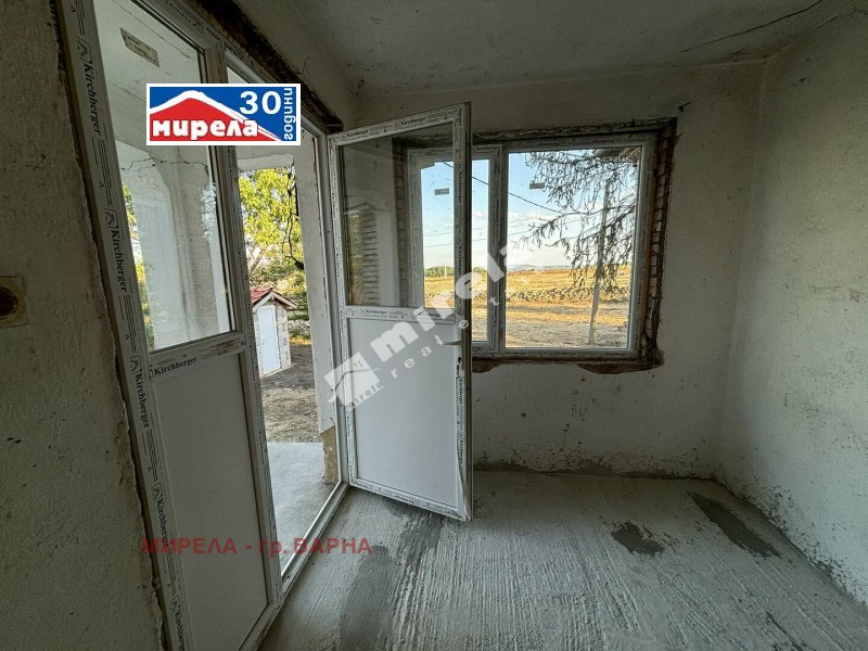 Продава КЪЩА, с. Белоградец, област Варна, снимка 4 - Къщи - 46779930