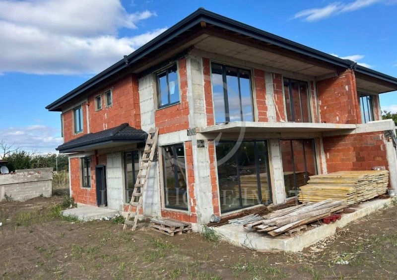 Продава КЪЩА, гр. Пловдив, Беломорски, снимка 2 - Къщи - 52657902