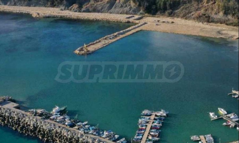 Продава ПАРЦЕЛ в област Варна, гр. Бяла - 5000 кв.м / 500 000 € » 977 915.00 лв., СУПРИММО ОФИСИ В СТРАНАТА