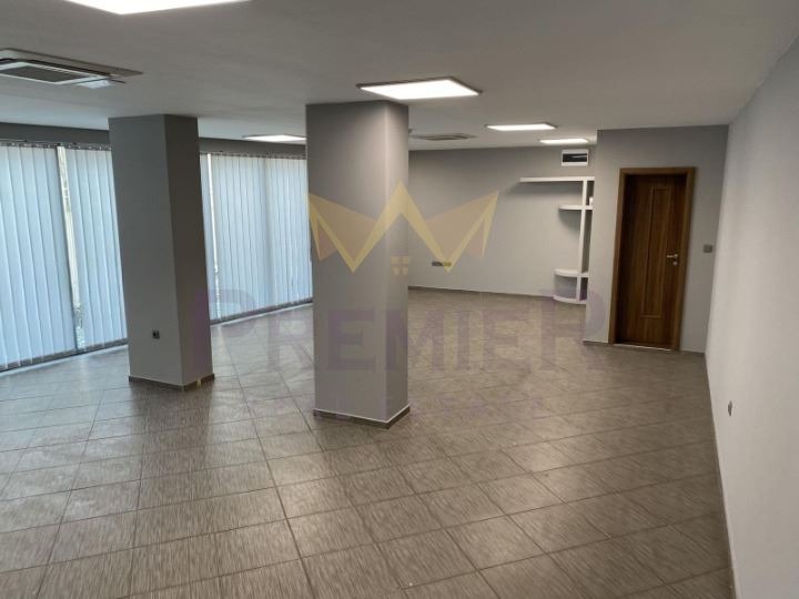 Продава  Офис град София , Враждебна , 67 кв.м | 81770344