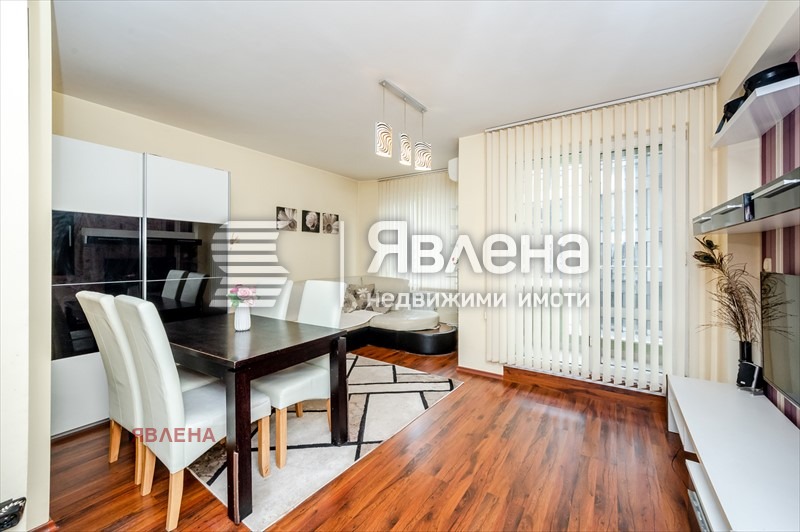 Til salgs  1 soverom Sofia , Poligona , 65 kvm | 31493877 - bilde [2]