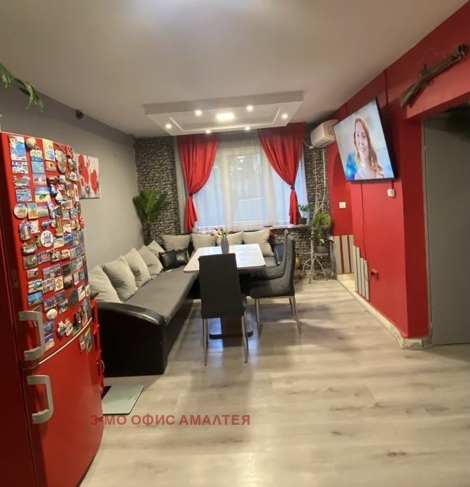 Продава  3-стаен, град София, Люлин 5 •  225 000 EUR • ID 51290340 — holmes.bg - [1] 