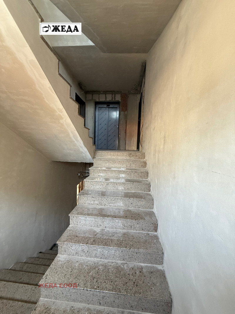 Продава  3-стаен град Плевен , Широк център , 90 кв.м | 49254626 - изображение [3]