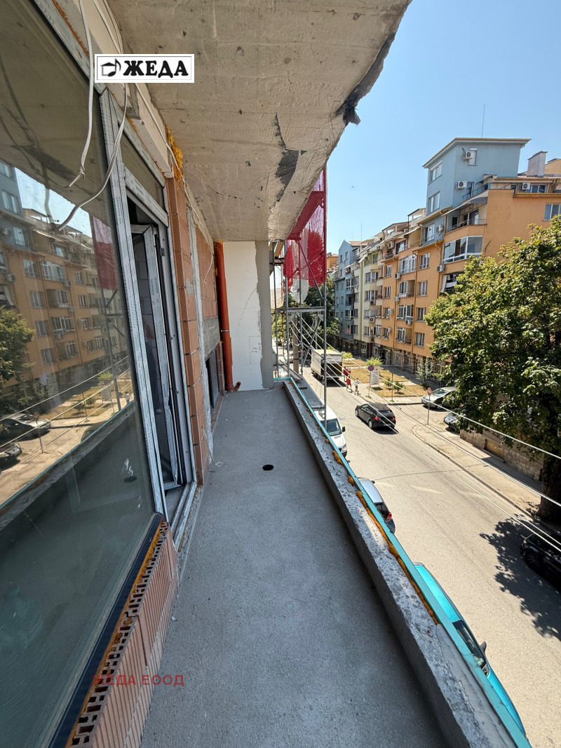 Продава  3-стаен град Плевен , Широк център , 90 кв.м | 49254626 - изображение [8]