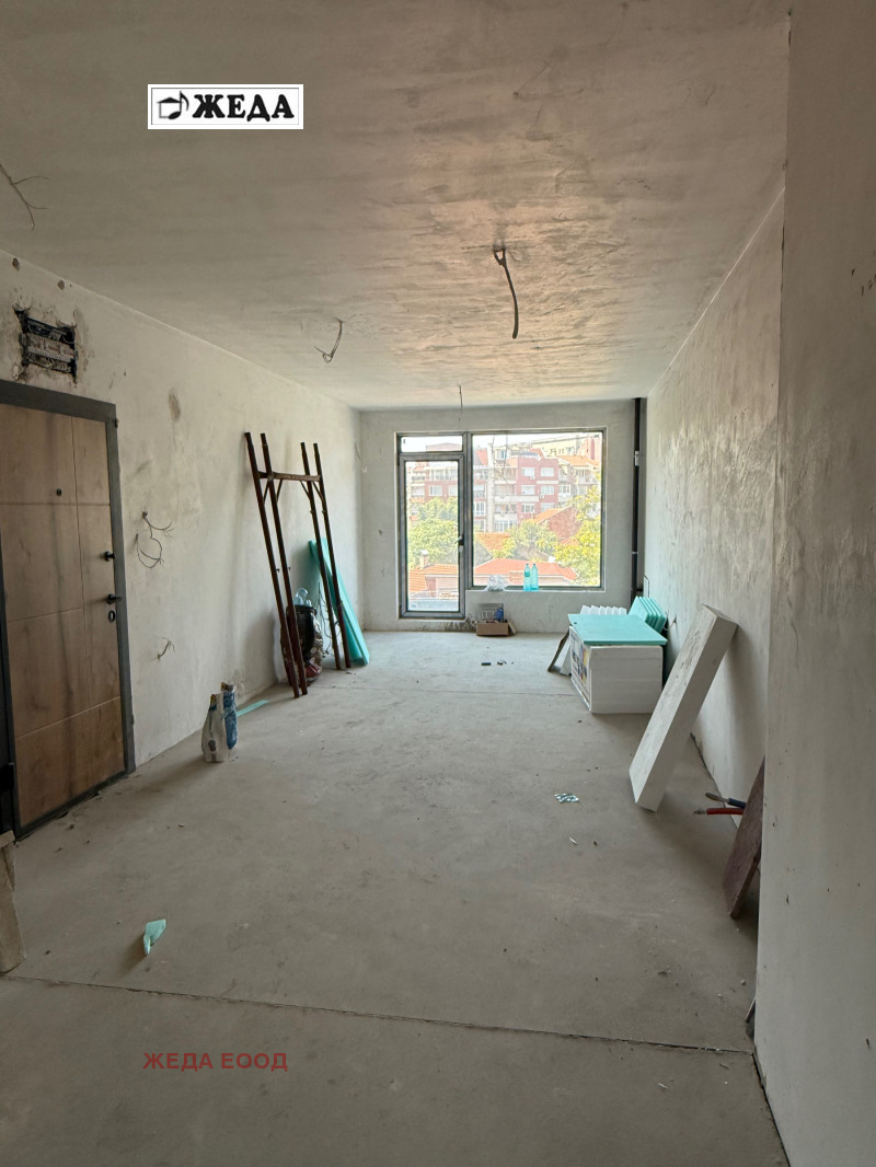Продава  3-стаен град Плевен , Широк център , 90 кв.м | 49254626 - изображение [5]
