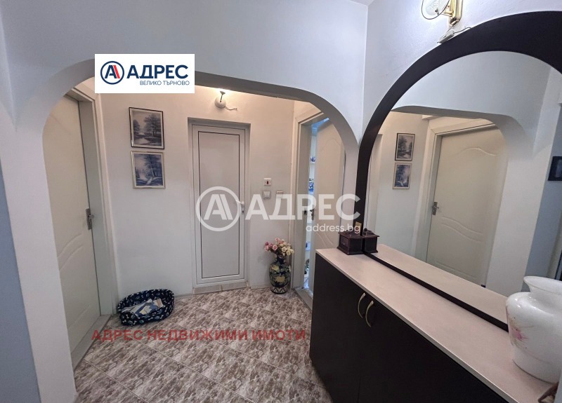 Продава 3-СТАЕН, гр. Велико Търново, Колю Фичето, снимка 3 - Апартаменти - 52638614