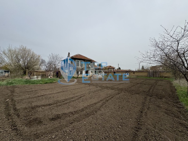 Продава КЪЩА, с. Ресен, област Велико Търново, снимка 14 - Къщи - 49650733