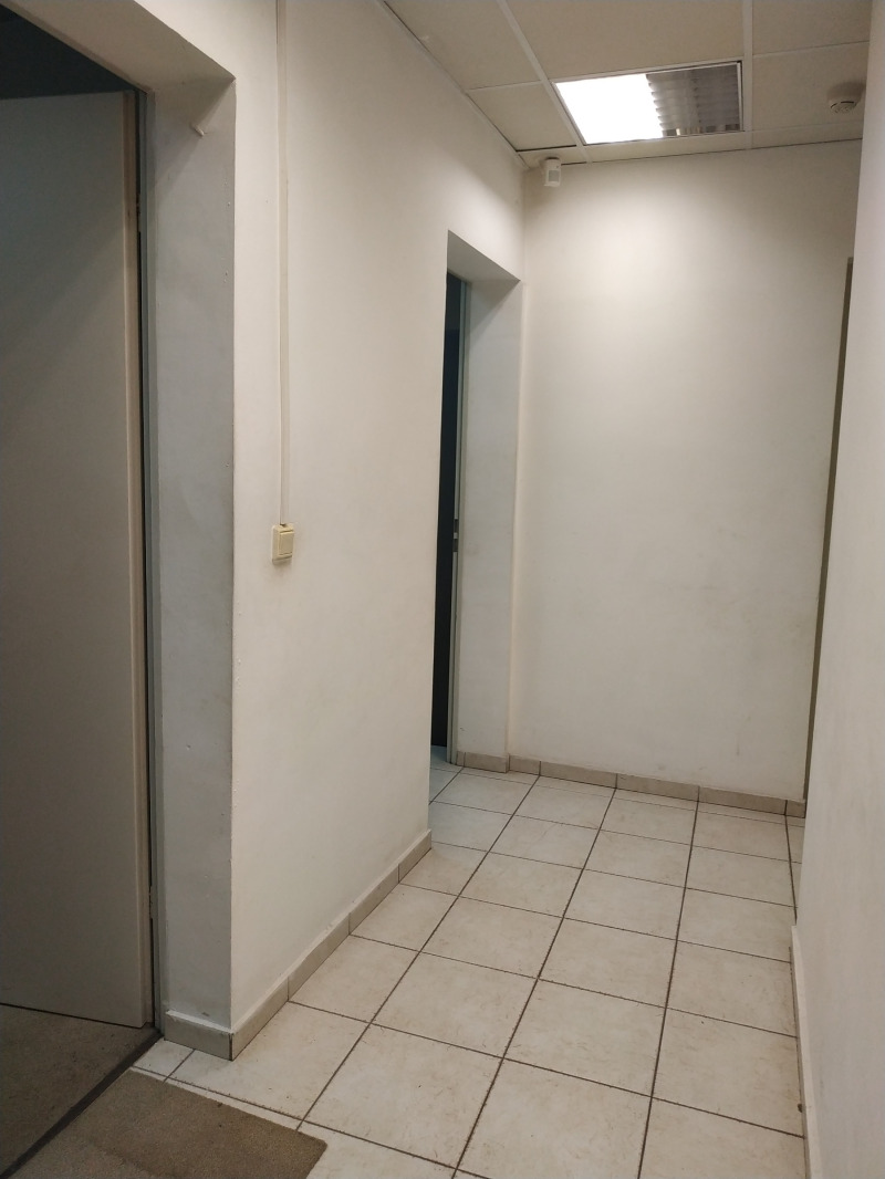 En venta  Oficina Sofia , Mladost 3 , 254 metros cuadrados | 22409246 - imagen [9]