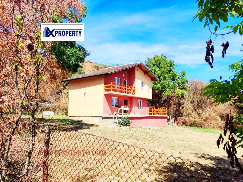 Продава КЪЩА, с. Рани луг, област Перник, снимка 2 - Къщи - 52870725