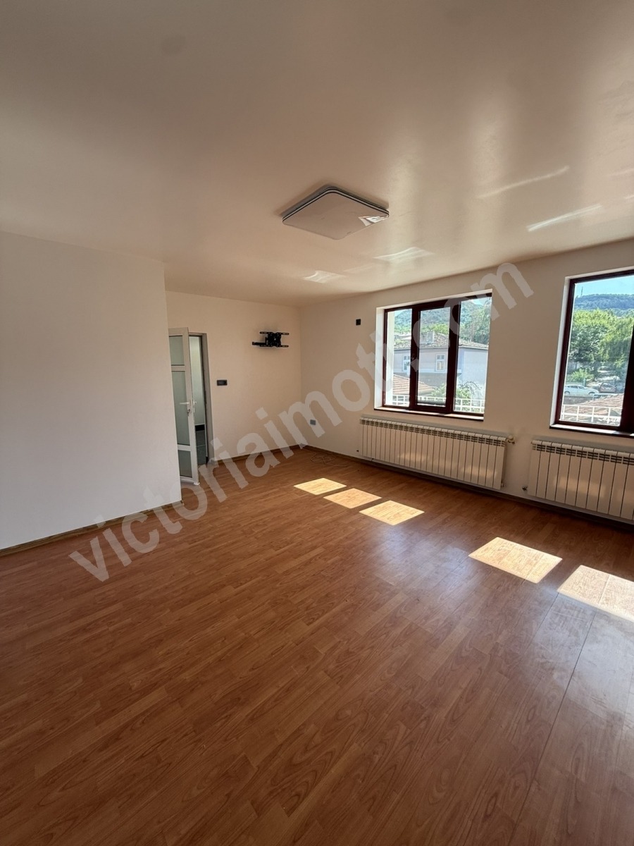 Продава КЪЩА, гр. Лясковец, област Велико Търново, снимка 13 - Къщи - 55522629