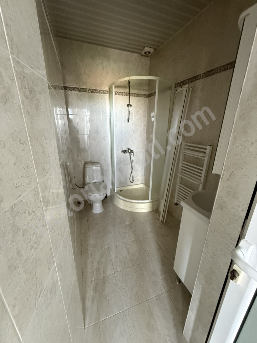 Продава КЪЩА, гр. Лясковец, област Велико Търново, снимка 10 - Къщи - 55522629