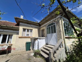 Haus Braschlen, region Russe 1