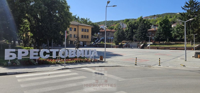 Eladó  Cselekmény régió Plovdiv , Brestovica , 600 négyzetméter | 11733352