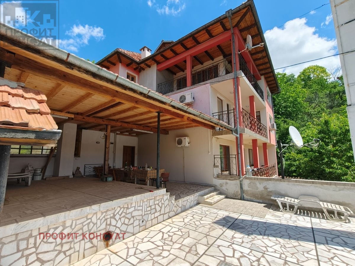 Продава ХОТЕЛ, с. Малки чифлик, област Велико Търново, снимка 12 - Хотели - 55084820