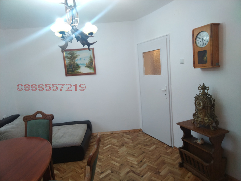 Продава КЪЩА, гр. Разград, Абитрус, снимка 2 - Къщи - 53089945