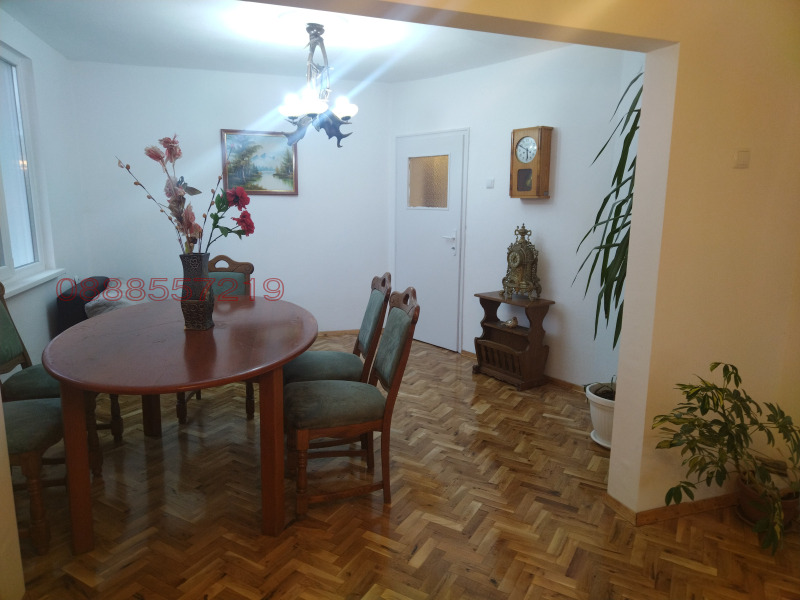Продава КЪЩА, гр. Разград, Абитрус, снимка 16 - Къщи - 53089945