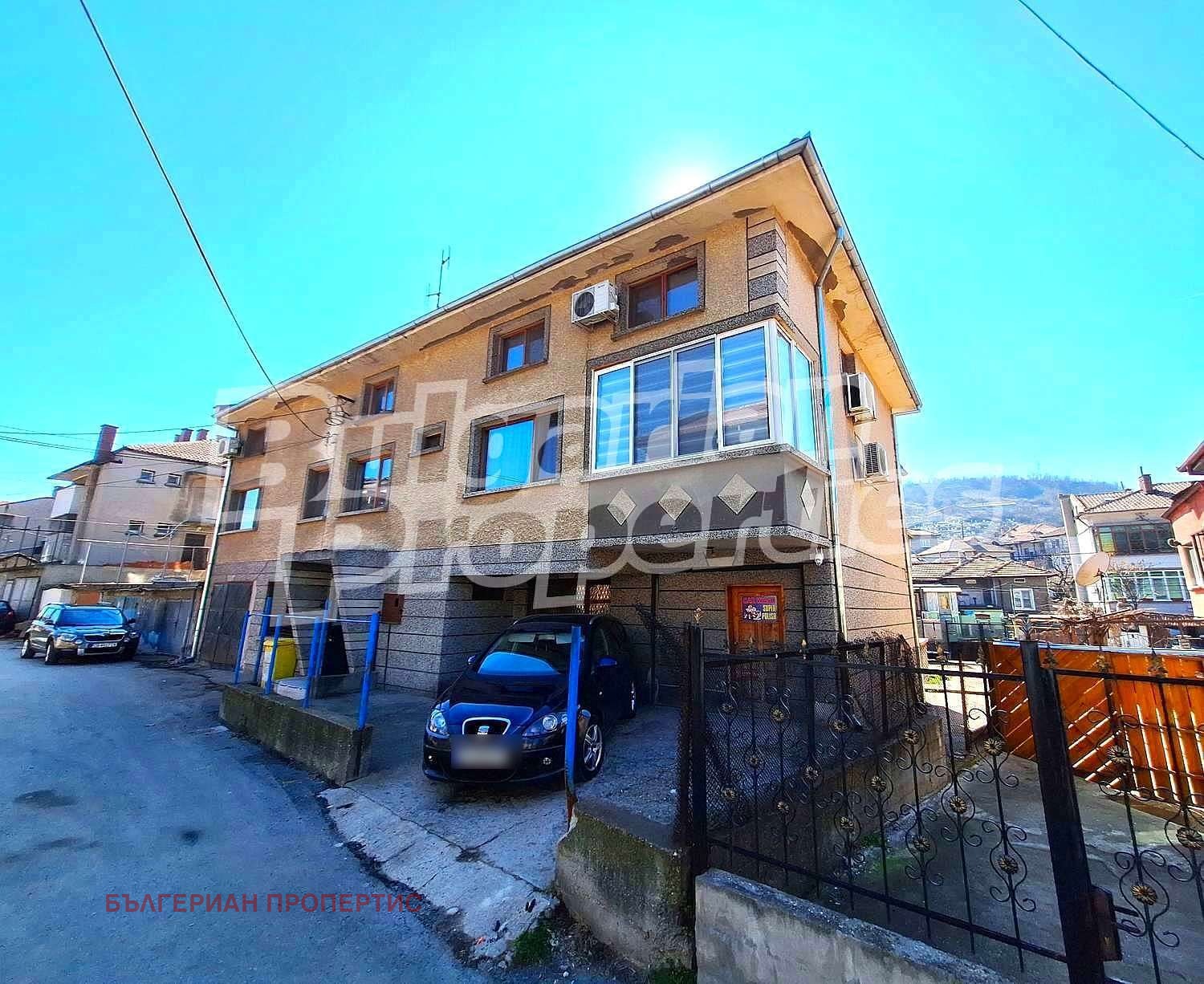 Продава КЪЩА, гр. Свищов, област Велико Търново, снимка 2 - Къщи - 49467295