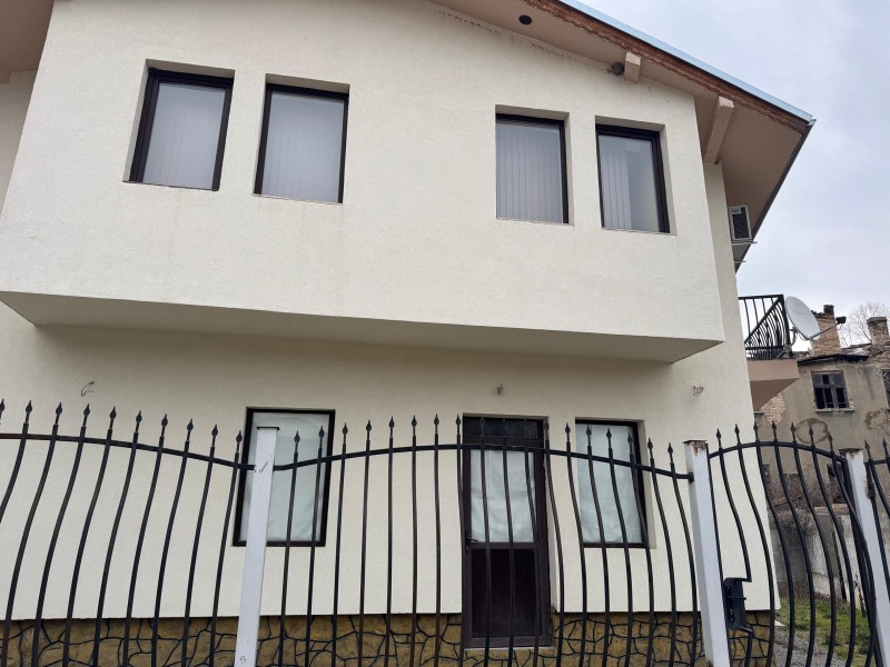 Продава КЪЩА в област Шумен, гр. Каспичан - 200 кв.м / 99 000 € » 193 627.17 лв., АДРЕС НЕДВИЖИМИ ИМОТИ - КАНТОРА ШУМЕН