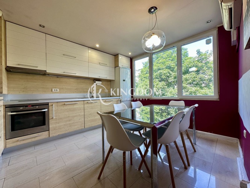 Продава  4-стаен град София , Борово , 95 кв.м | 54674401