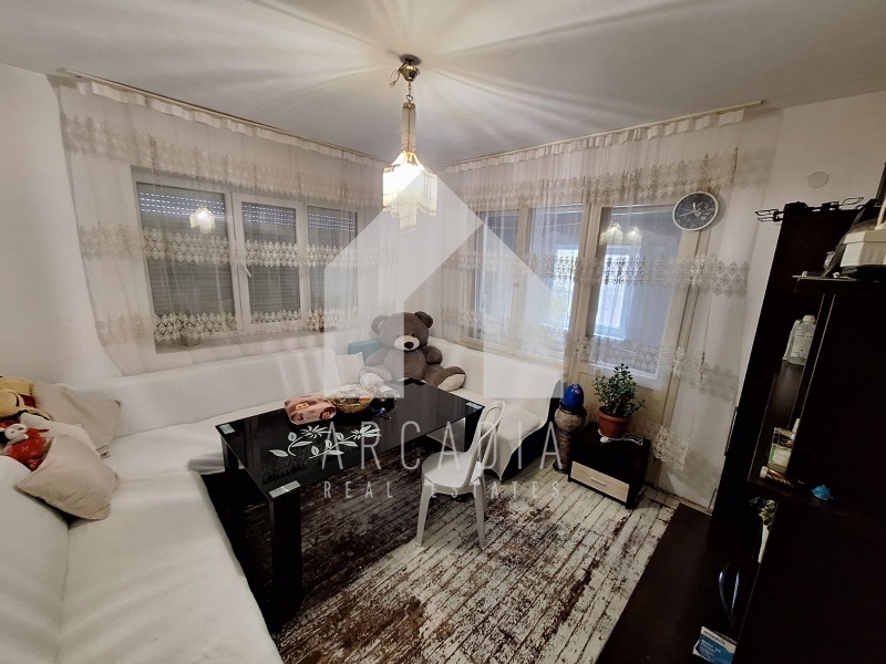 Продава МНОГОСТАЕН, гр. Пловдив, Захарна фабрика, снимка 2 - Апартаменти - 54187652