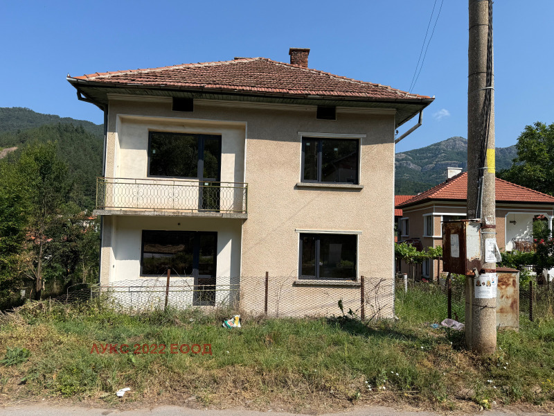En venta  Casa región de Vratsa , Zgorigrad , 189 metros cuadrados | 45756539 - imagen [2]