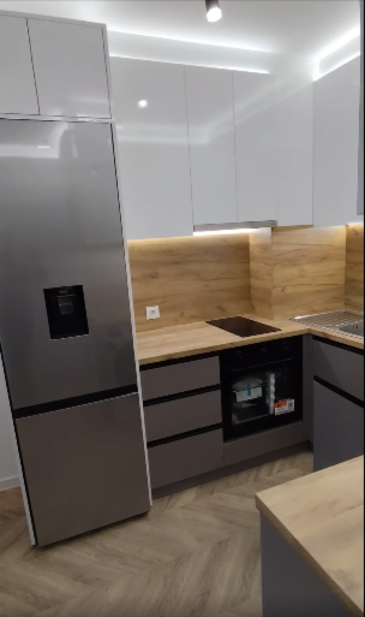 Продава 2-СТАЕН, гр. Пловдив, Южен, снимка 2 - Апартаменти - 55231500
