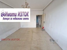 2 quartos Iztok, Pernik 2