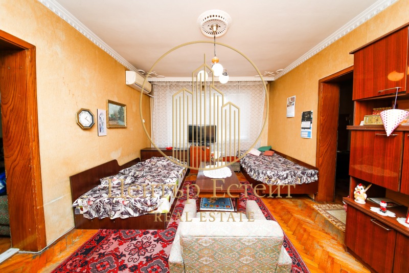 Продава  3-стаен град Плевен , Идеален център , 85 кв.м | 58529351