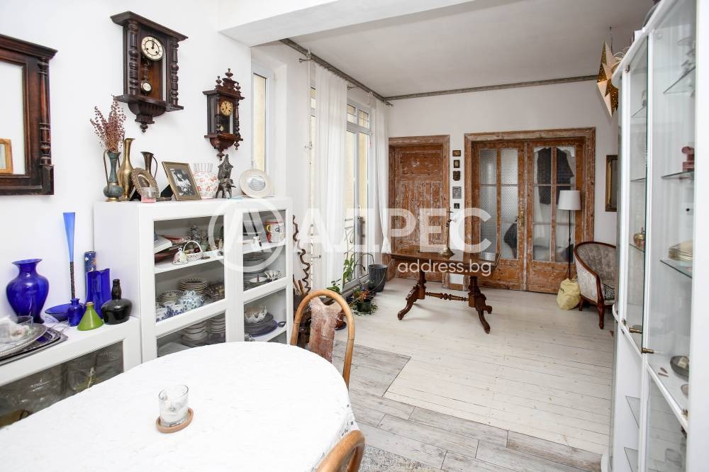 Продава МНОГОСТАЕН, гр. София, Център