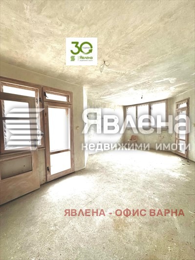 Продава 4-СТАЕН, гр. Варна, Център, снимка 8 - Aпартаменти - 49186262