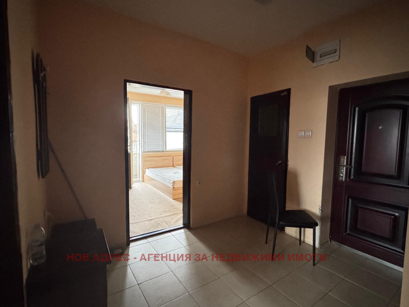 Продава ЕТАЖ ОТ КЪЩА, гр. Търговище, Център, снимка 9 - Етаж от къща - 52733129