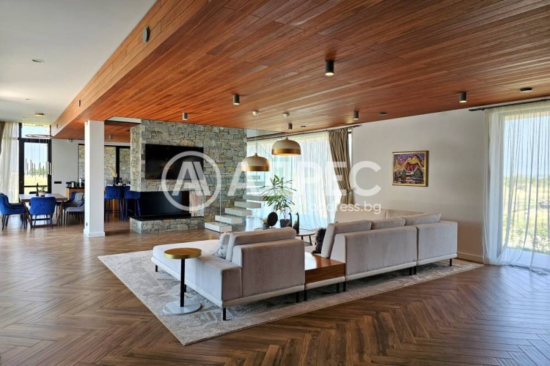À venda  Casa região Sófia , Gara Elin Pelin , 318 m² | 48582811