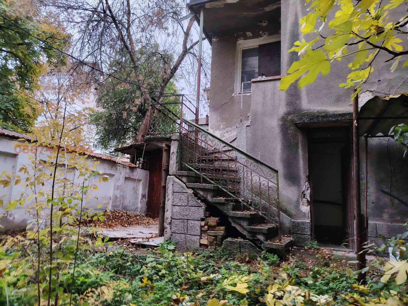 Продава КЪЩА, гр. Плевен, Идеален център