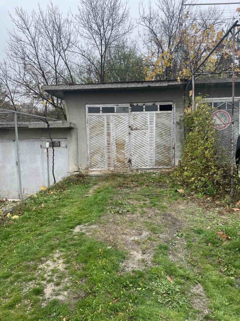 Продава ГАРАЖ в град Шумен, 5-ти полк - 21 кв.м / 25 564.59 € » 50 000 лв., АДРЕС НЕДВИЖИМИ ИМОТИ - КАНТОРА ШУМЕН