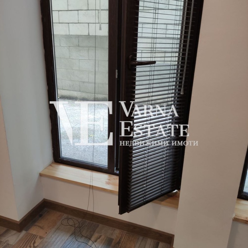 Продава  Офис град Варна , Център , 18 кв.м | 10031400 - изображение [6]