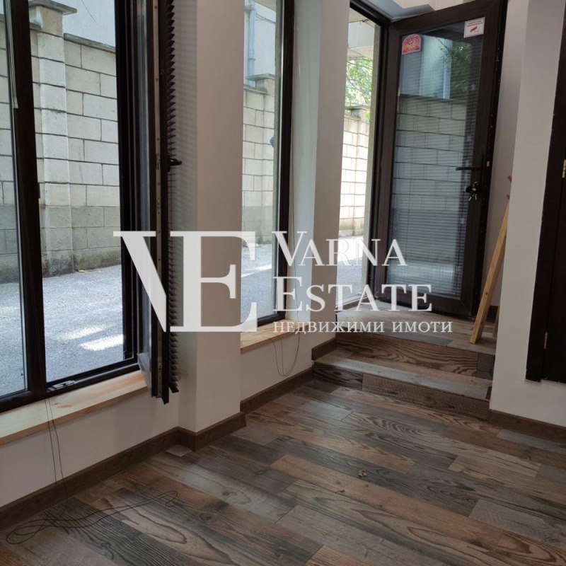 Продава  Офис град Варна , Център , 18 кв.м | 10031400 - изображение [4]