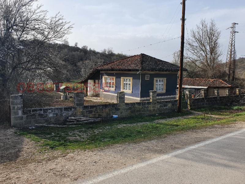 Продава КЪЩА, с. Малък Преславец, област Силистра, снимка 2 - Къщи - 52779968